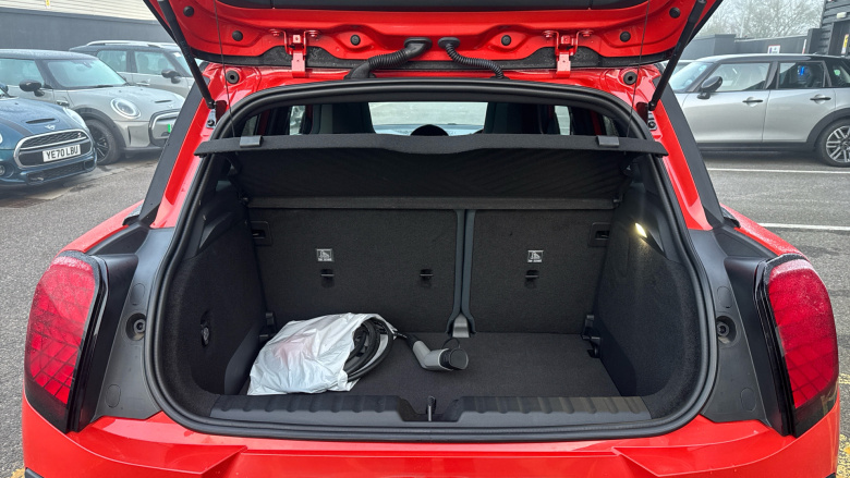 MINI Aceman 160kW SE Classic 54kWh 5dr Auto Electric Hatchback